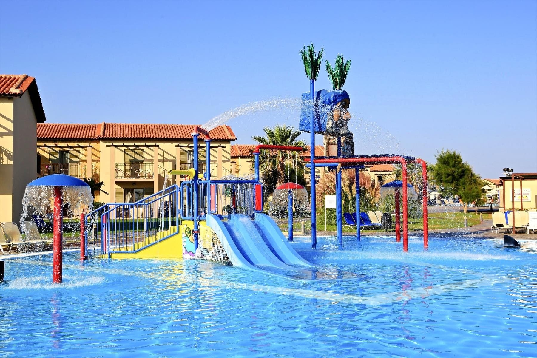 White Olive Marine Aquapark