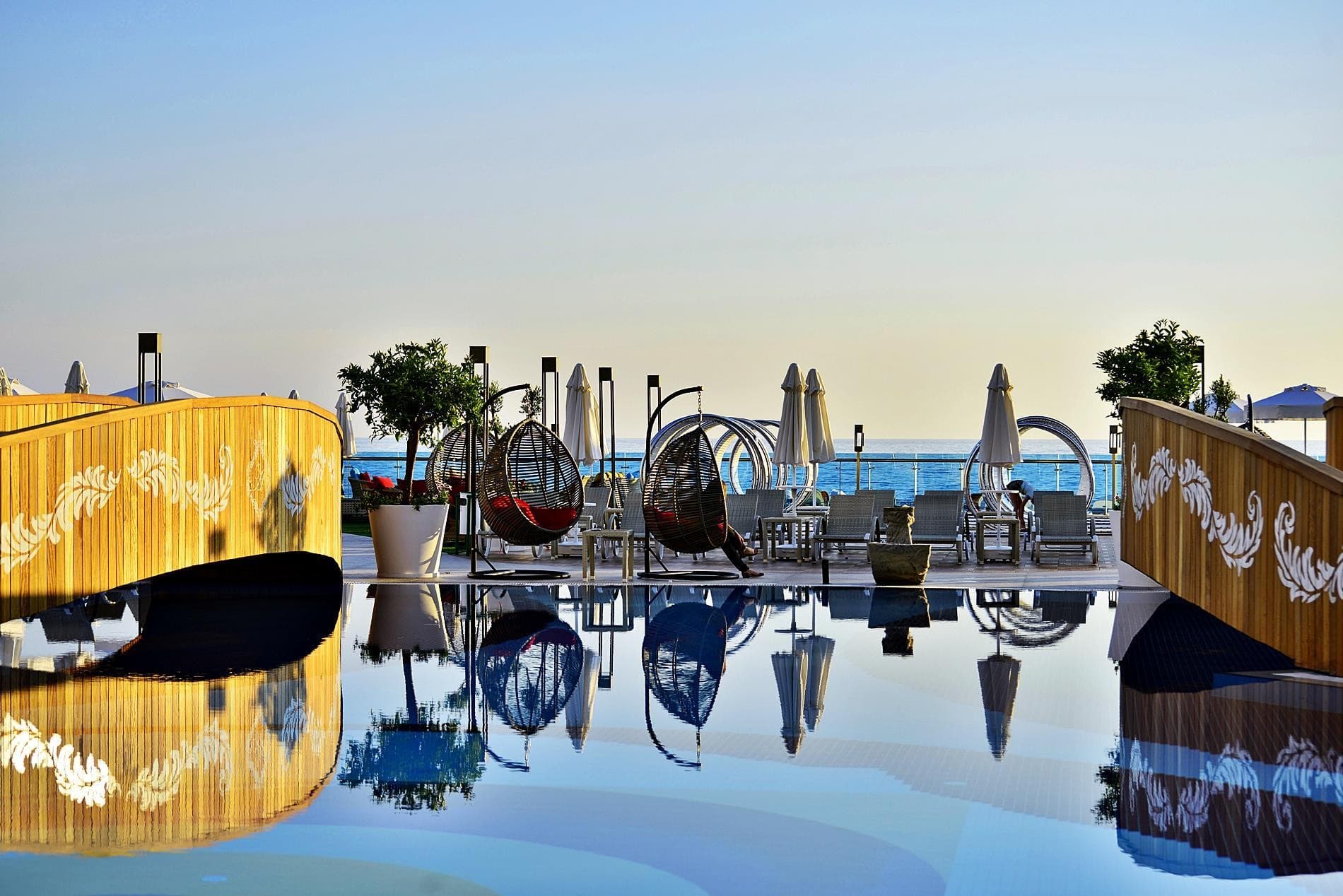 Azura Deluxe Avsallar