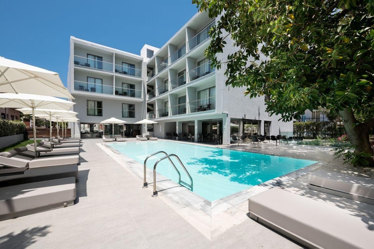 Oktober Downtown Boutique Hotel (ex Rooms)